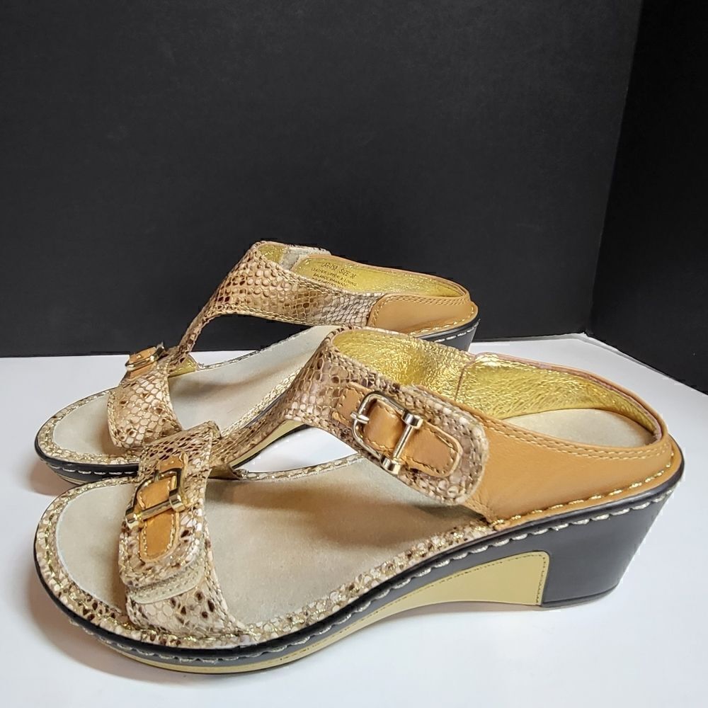 Alegria Sandals (NWOT) 
